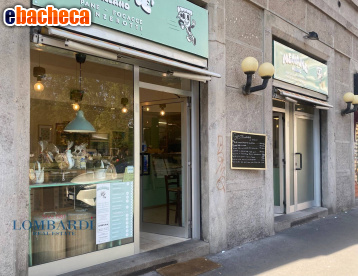 negozio in vendita a Milano in zona Barona