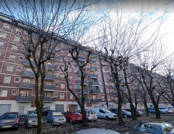 appartamento in vendita a Milano in zona Famagosta