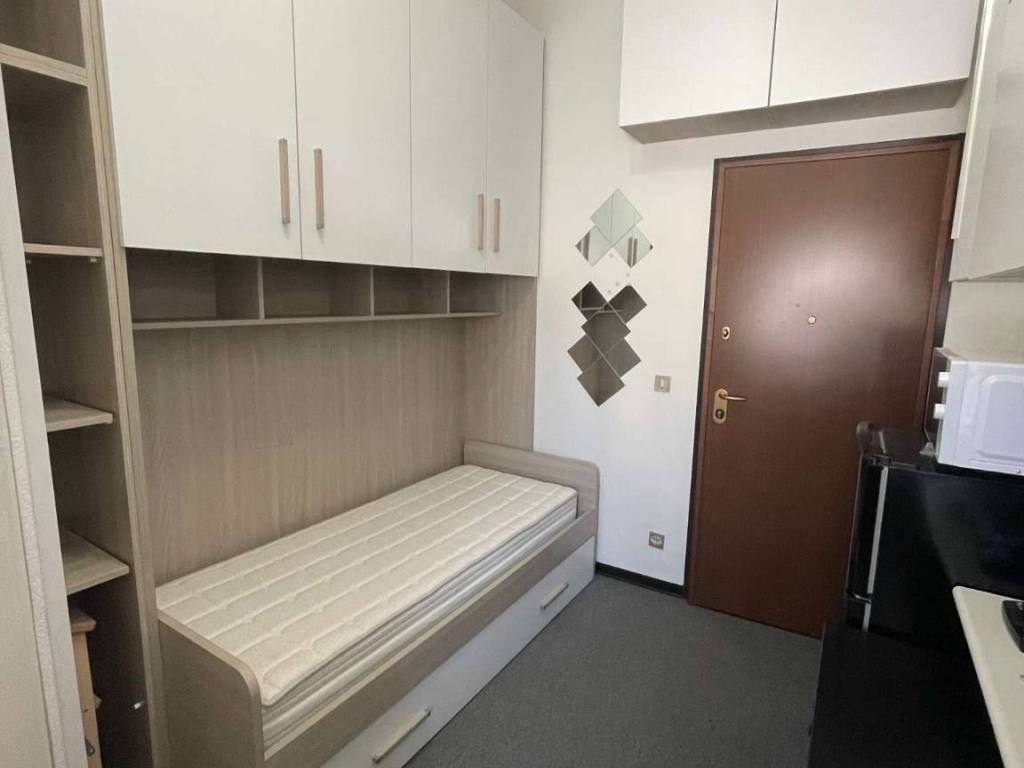 appartamento in vendita a Milano in zona Barona