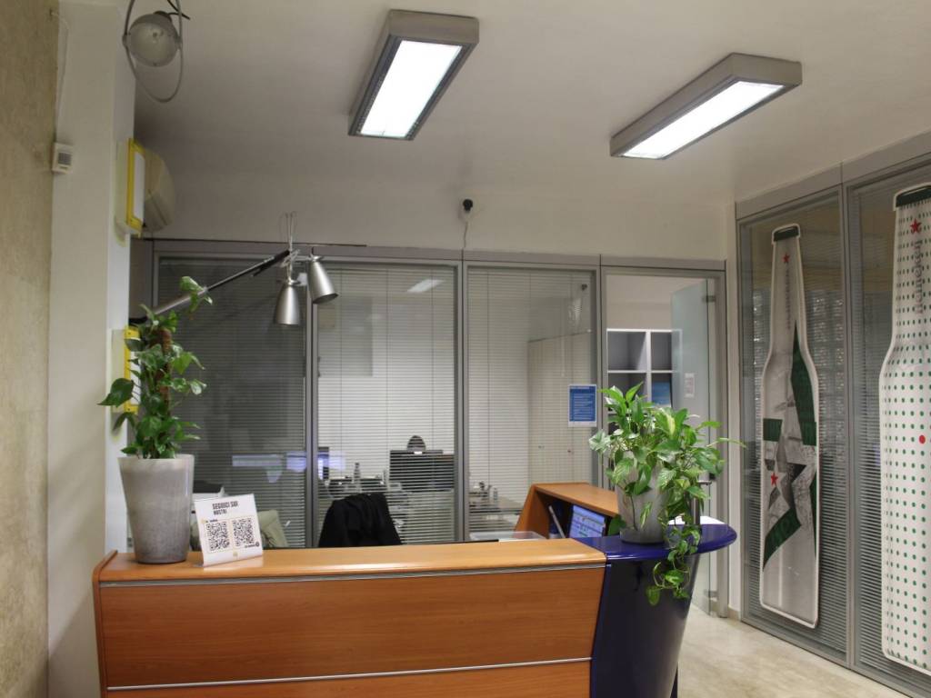 ufficio in vendita a Milano in zona Chiesa Rossa