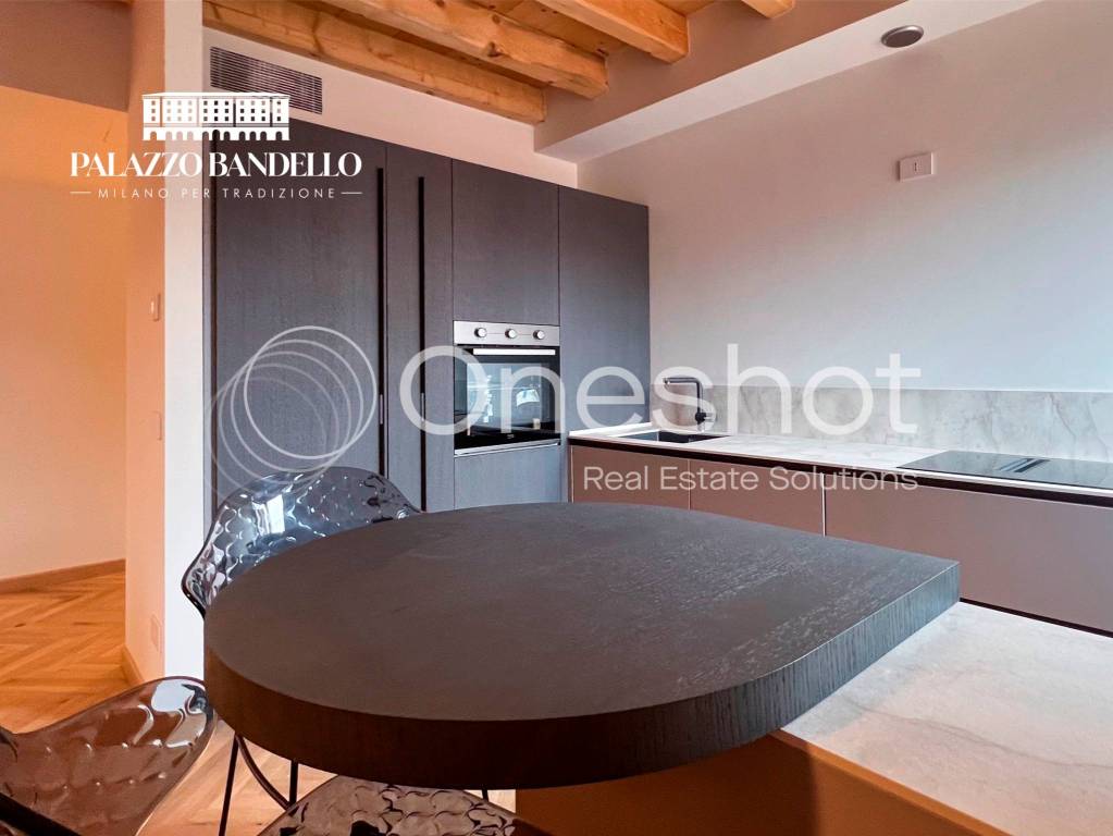 appartamento in vendita a Milano in zona Cadorna