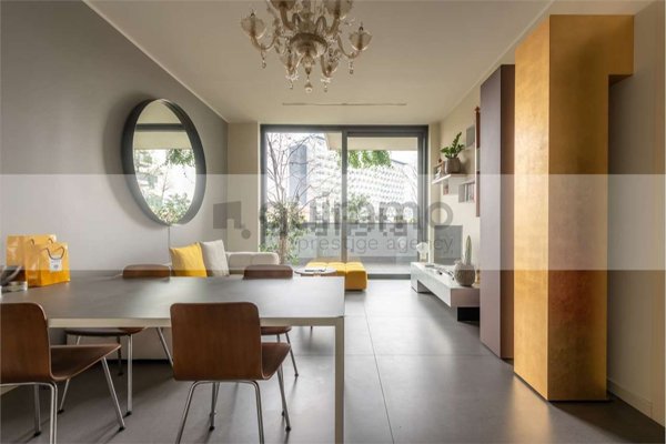 appartamento in vendita a Milano in zona Isola
