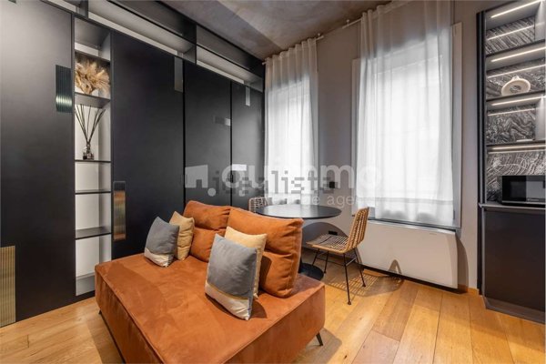 appartamento in vendita a Milano in zona Porta Nuova