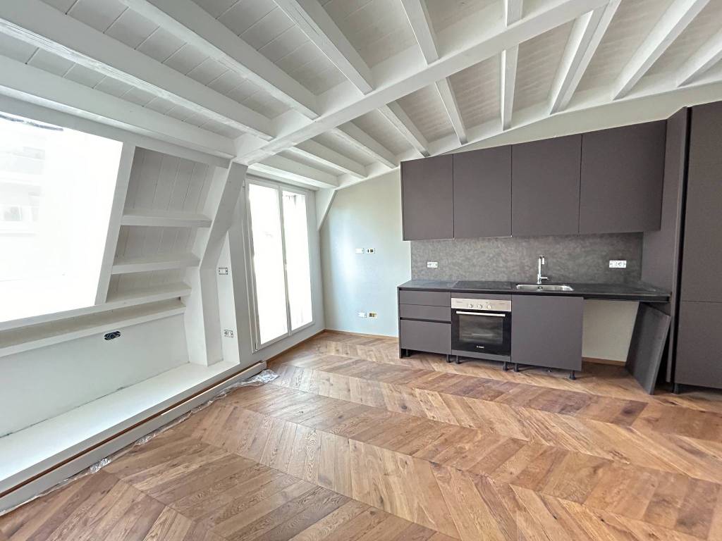 appartamento in vendita a Milano in zona XXII Marzo