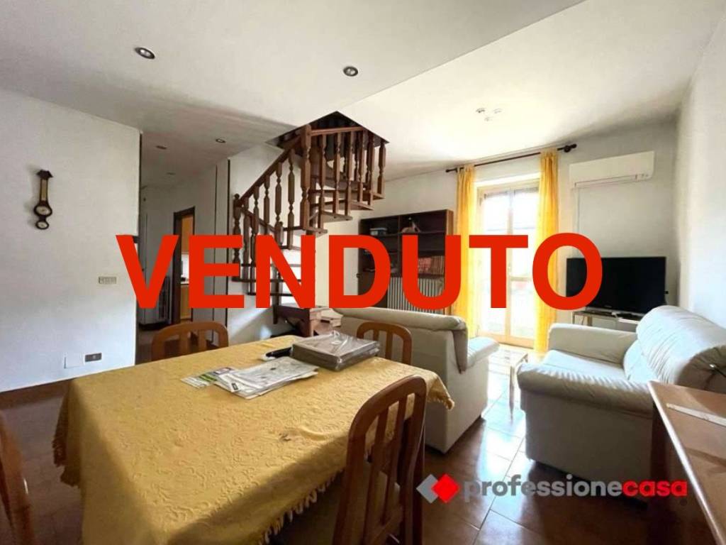 appartamento in vendita a Milano in zona Baggio