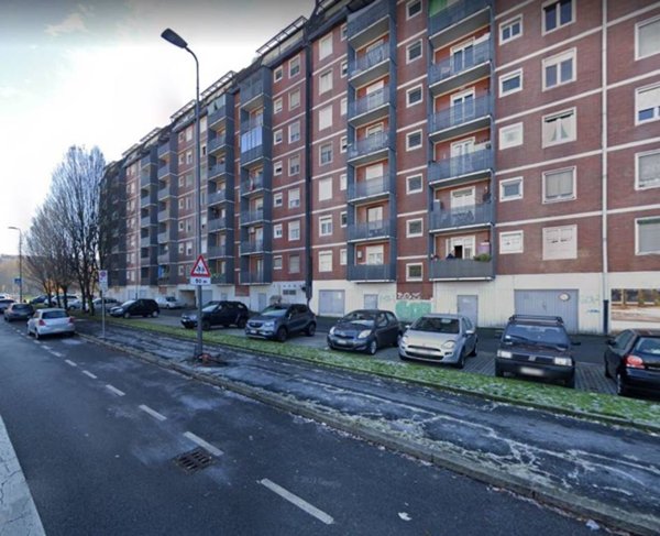 appartamento in vendita a Milano in zona Famagosta