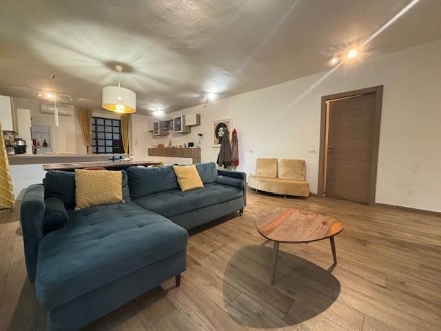 appartamento in vendita a Milano in zona Famagosta