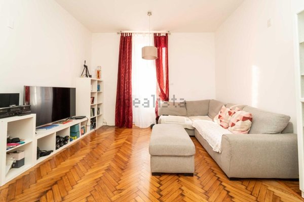 appartamento in vendita a Milano in zona Guastalla
