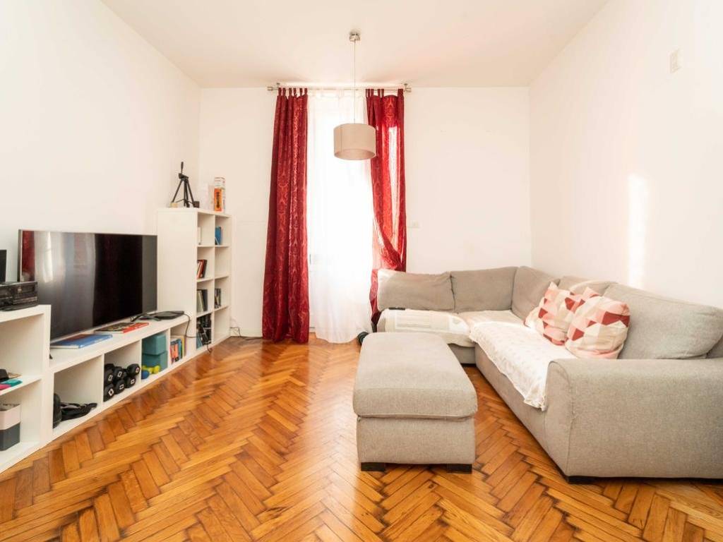 appartamento in vendita a Milano in zona Guastalla