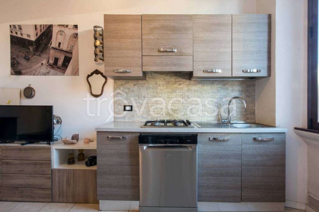 appartamento in vendita a Milano in zona Famagosta