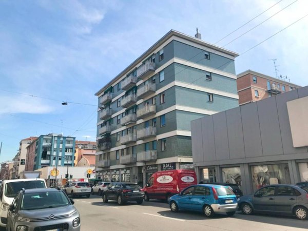 appartamento in vendita a Milano in zona Rottole