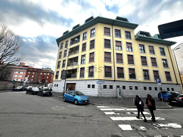 appartamento in vendita a Milano in zona Corvetto