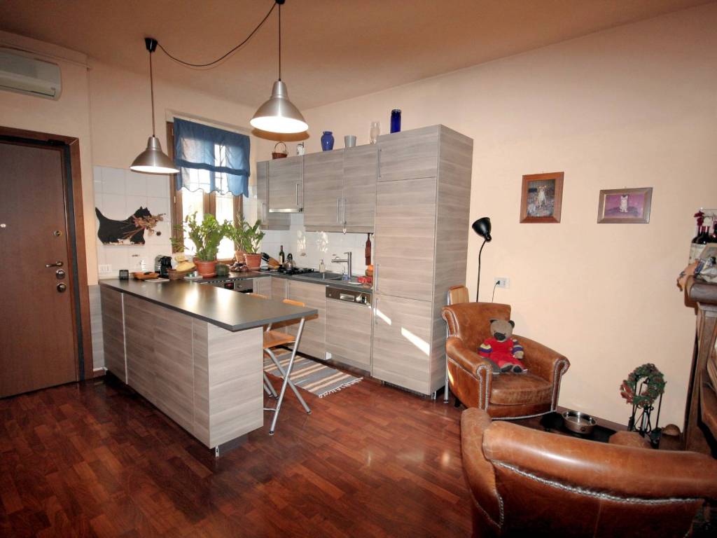 appartamento in vendita a Milano in zona Piazzale Lodi