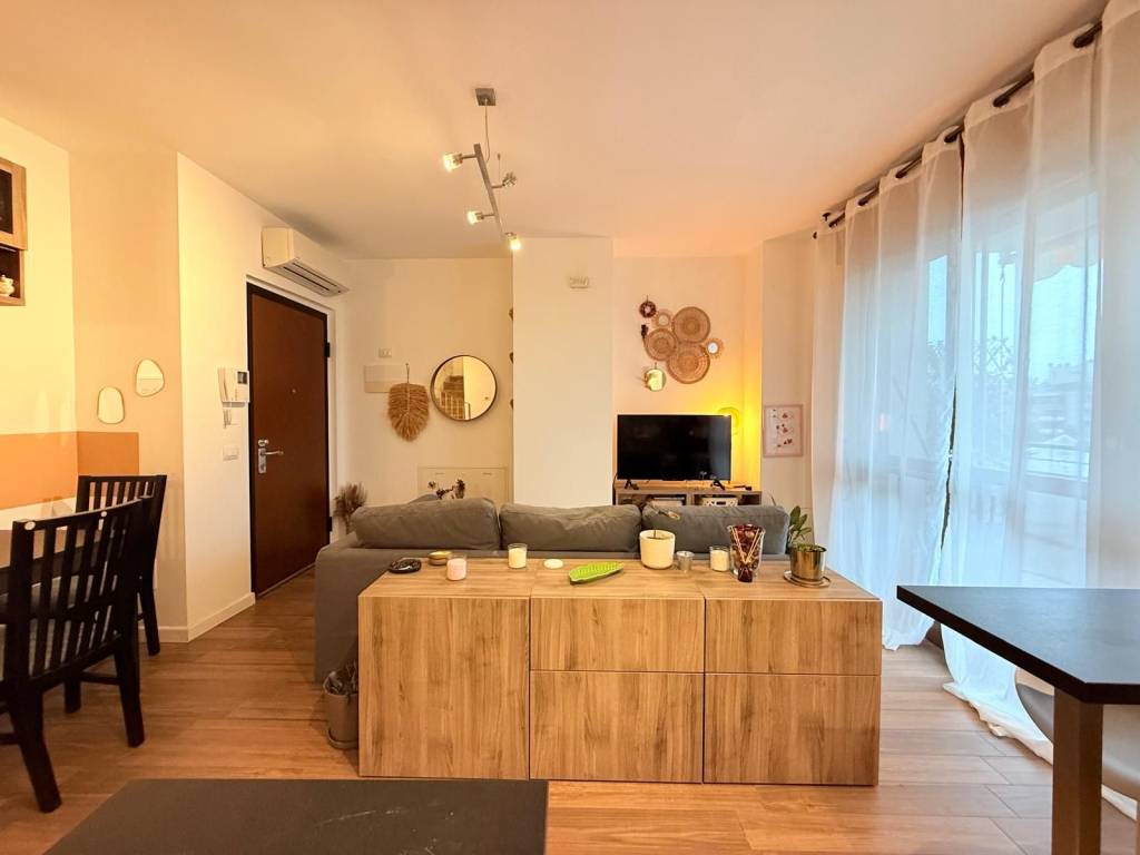 appartamento in vendita a Milano in zona Vigentino