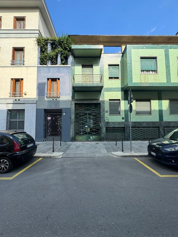 appartamento in vendita a Milano in zona Porta Genova