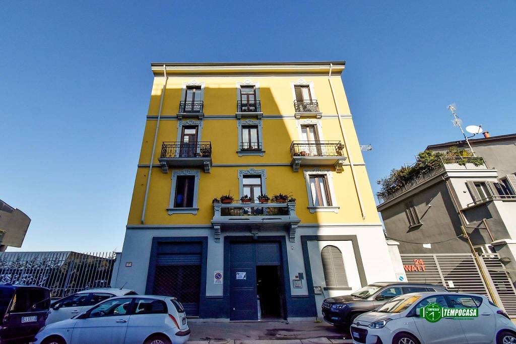 appartamento in vendita a Milano in zona Barona