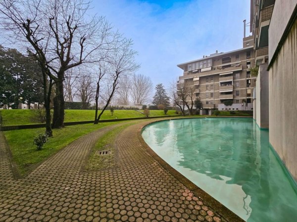 appartamento in vendita a Milano in zona Ronchetto sul Naviglio