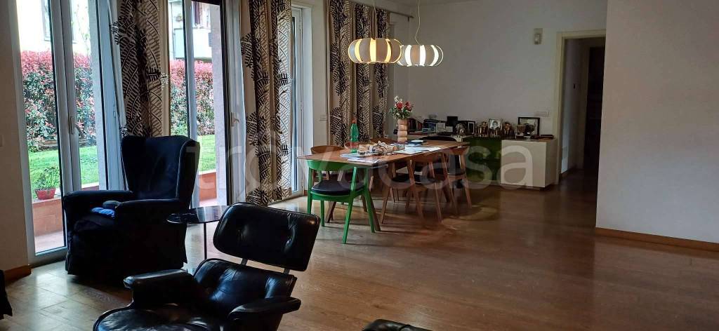 casa indipendente in vendita a Milano in zona Lambrate