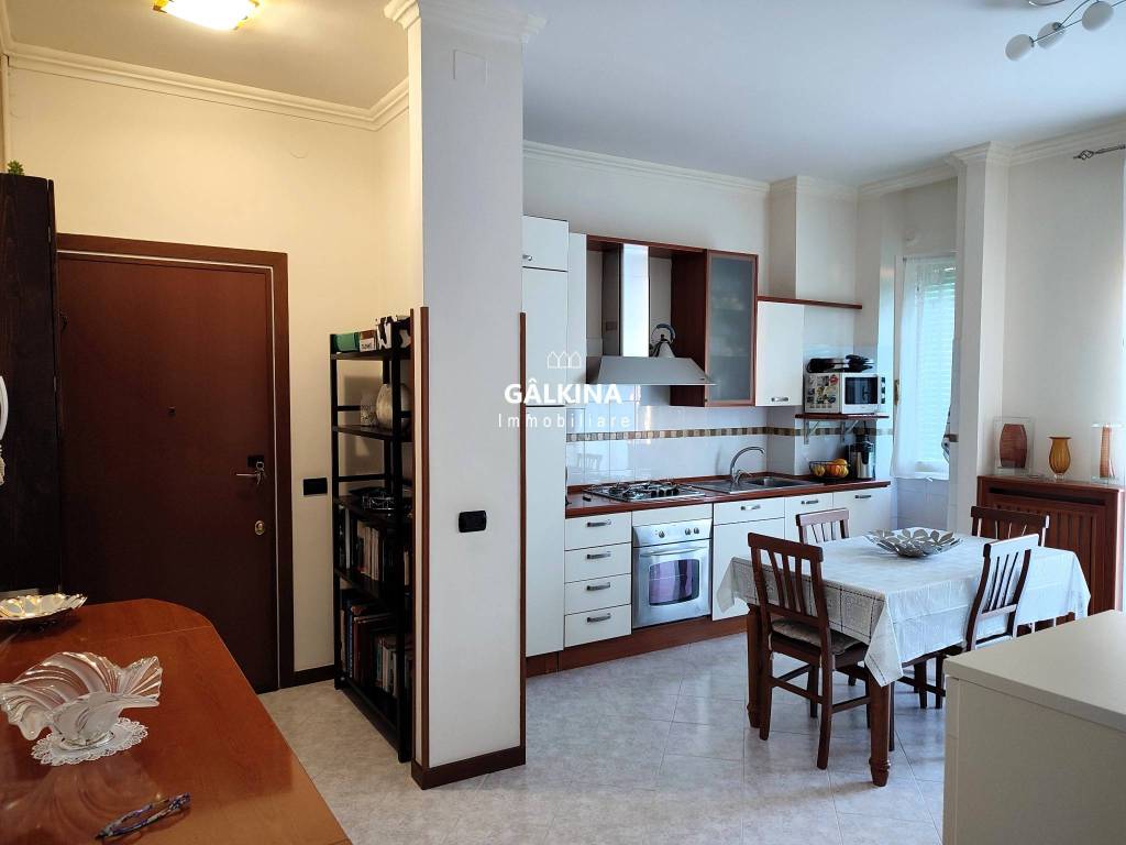 appartamento in vendita a Milano in zona Dergano