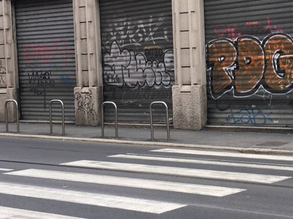 negozio in vendita a Milano in zona Vigentino