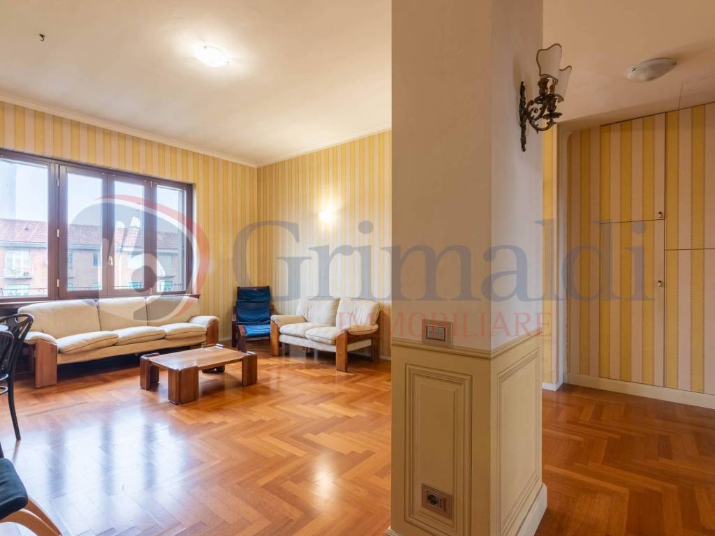 appartamento in vendita a Milano in zona Bocconi