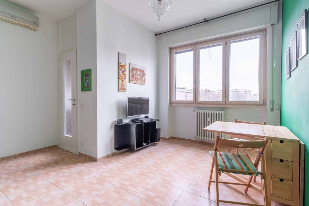 appartamento in vendita a Milano in zona Famagosta