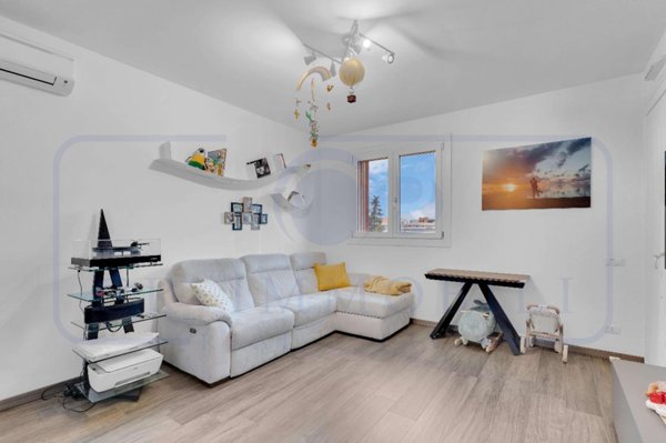 casa indipendente in vendita a Milano in zona Affori
