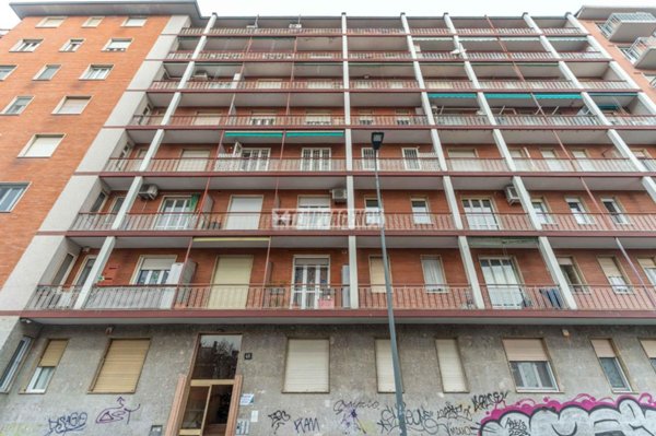appartamento in vendita a Milano in zona Restocco Maroni