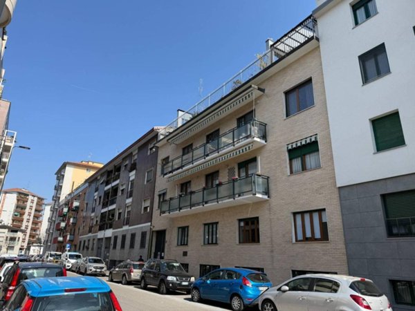 appartamento in vendita a Milano in zona Solari