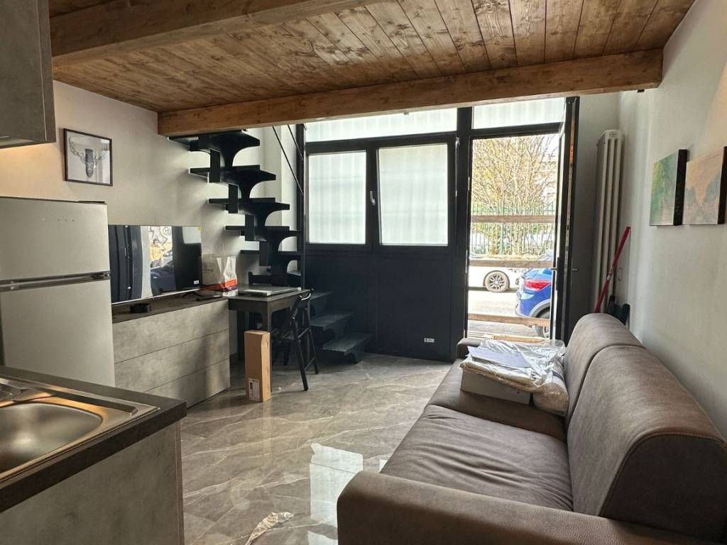 appartamento in vendita a Milano in zona Adriano