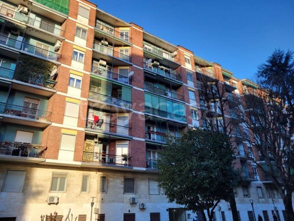 appartamento in vendita a Milano in zona Famagosta