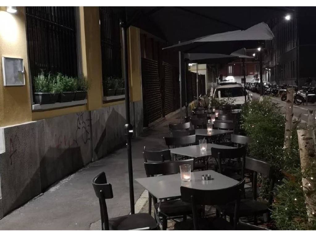 negozio in vendita a Milano in zona Guastalla