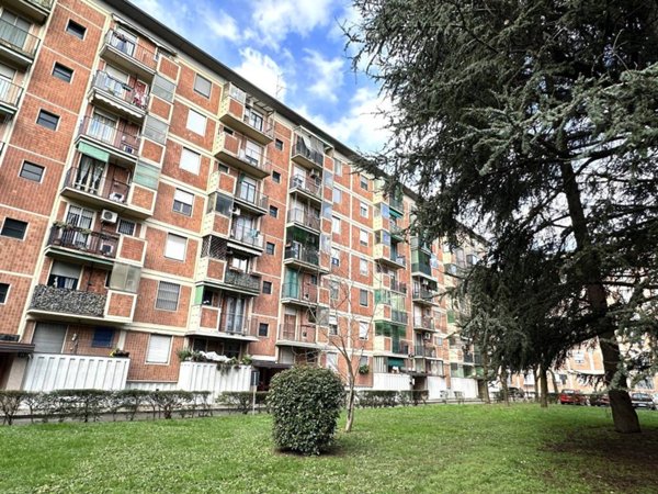 appartamento in vendita a Milano in zona Quartiere degli Olmi