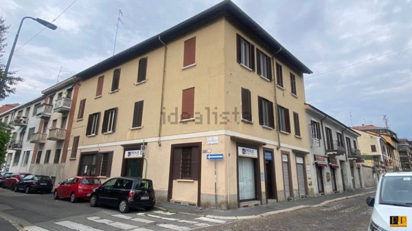 appartamento in vendita a Milano in zona Baggio