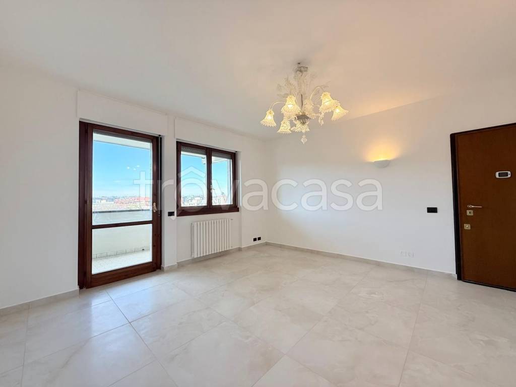 appartamento in vendita a Milano in zona Famagosta