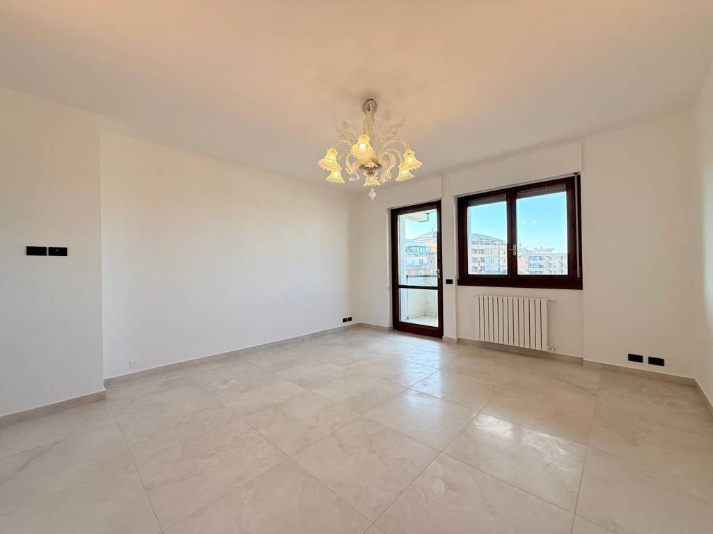 appartamento in vendita a Milano in zona Famagosta