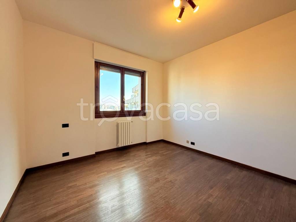 appartamento in vendita a Milano in zona Famagosta