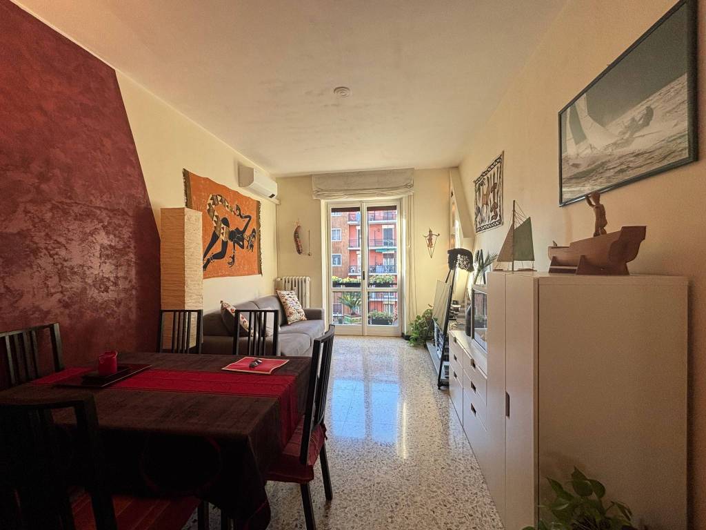 appartamento in vendita a Milano in zona Famagosta