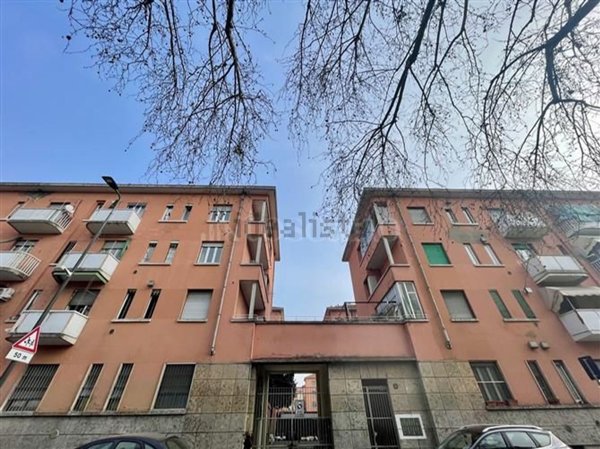 appartamento in vendita a Milano in zona Lorenteggio