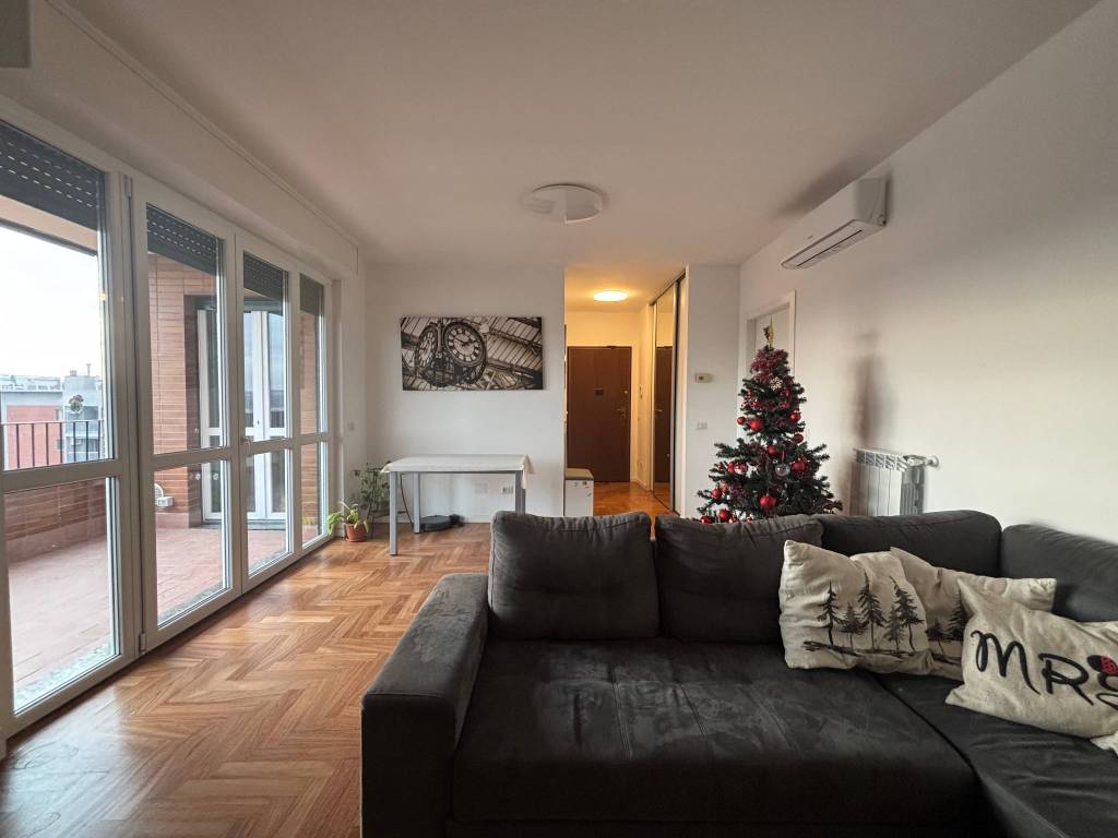 appartamento in vendita a Milano in zona Famagosta