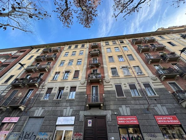 appartamento in vendita a Milano in zona Lorenteggio