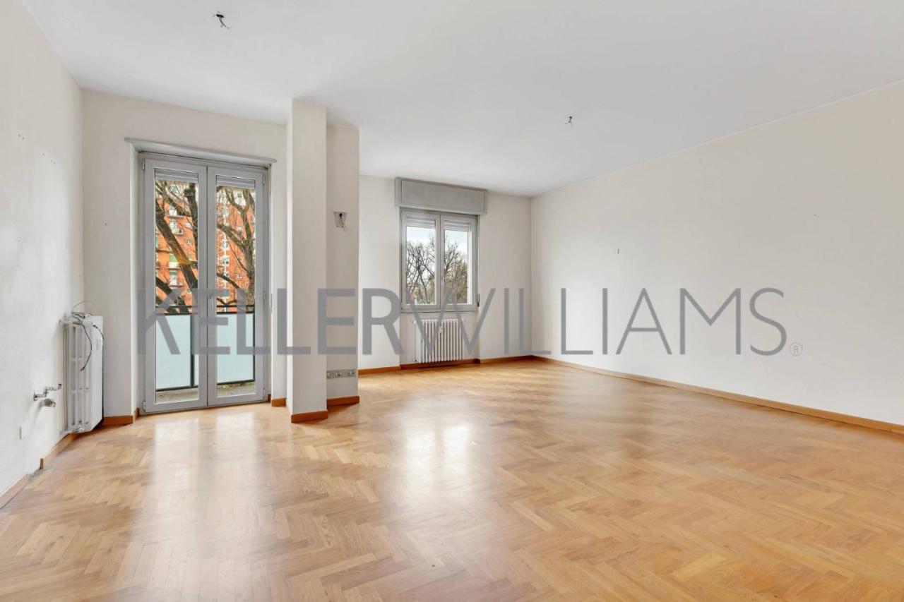 appartamento in vendita a Milano in zona Lorenteggio