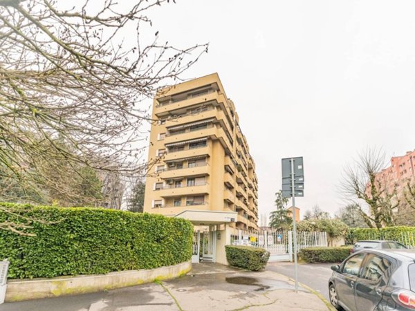 appartamento in vendita a Milano in zona QT8