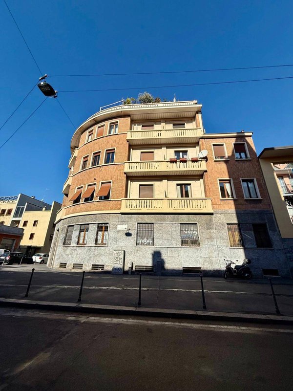 appartamento in vendita a Milano in zona Porta Ticinese