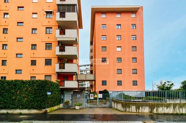 appartamento in vendita a Milano in zona Rogoredo