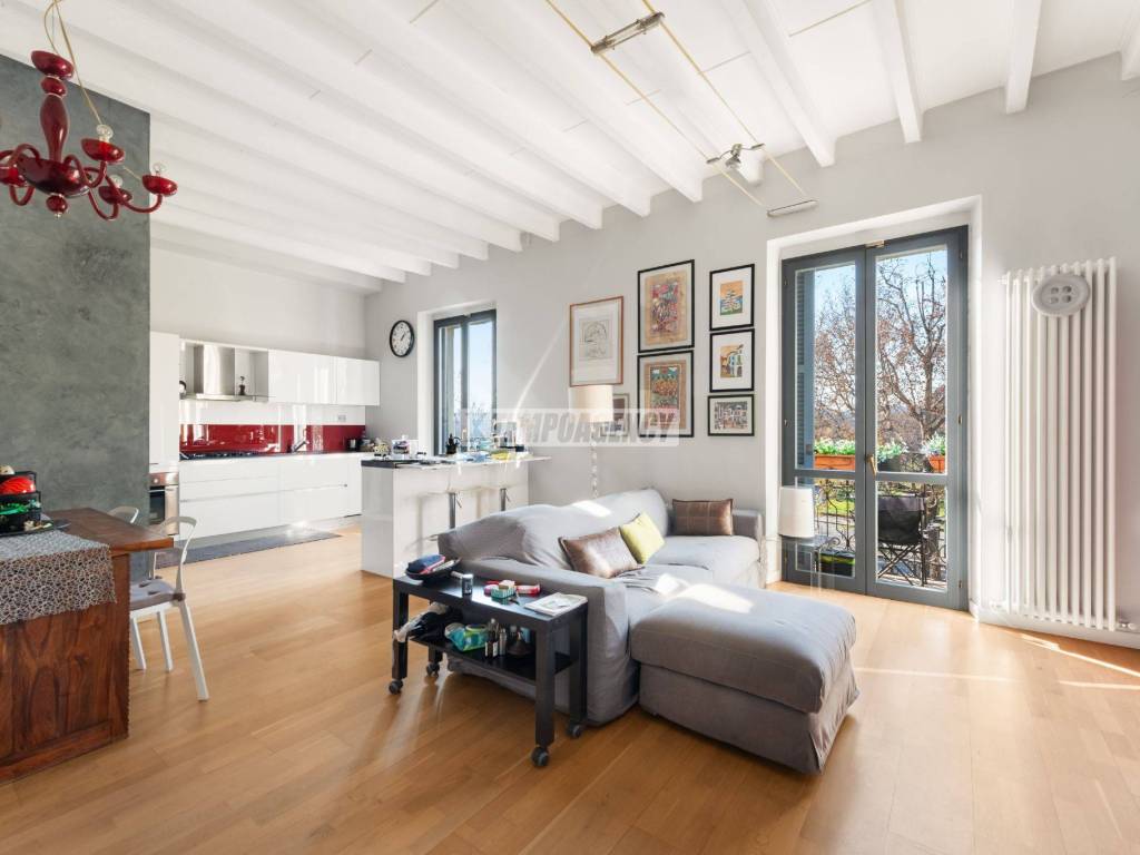 appartamento in vendita a Milano in zona Casoretto
