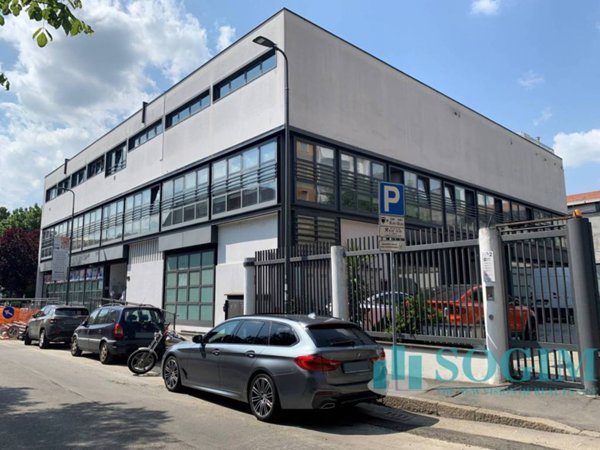 ufficio in vendita a Milano in zona Precotto