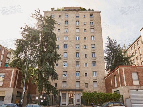 appartamento in vendita a Milano in zona Segnano