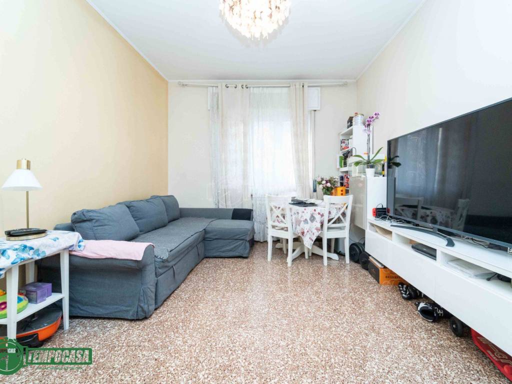 appartamento in vendita a Milano in zona Rottole