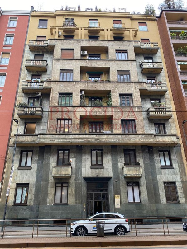 appartamento in vendita a Milano in zona Centro Direzionale